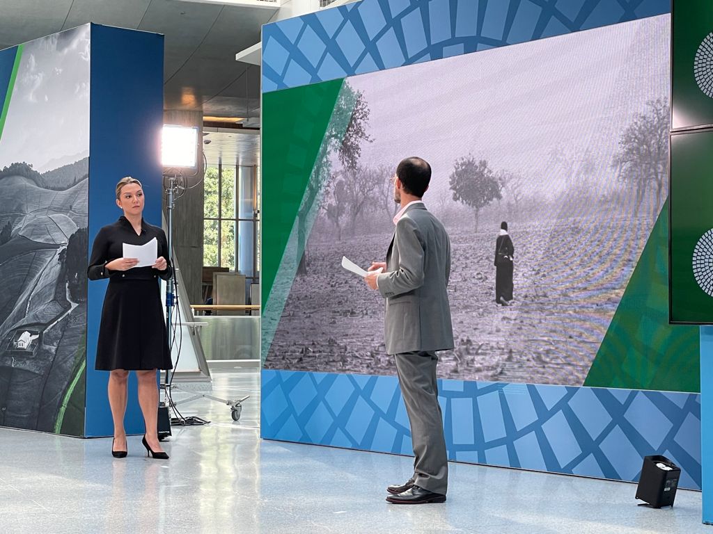 WBG_ClimateEnv's tweet photo. Which climate solutions will boost adaptation and resilience? 

Watch the #VoicesForClimate event replay to find out from Senior Climate Change Adviser Stephane @hallegatte ➡️ https://t.co/YeOdW3yN4U https://t.co/hjsg4THFjp