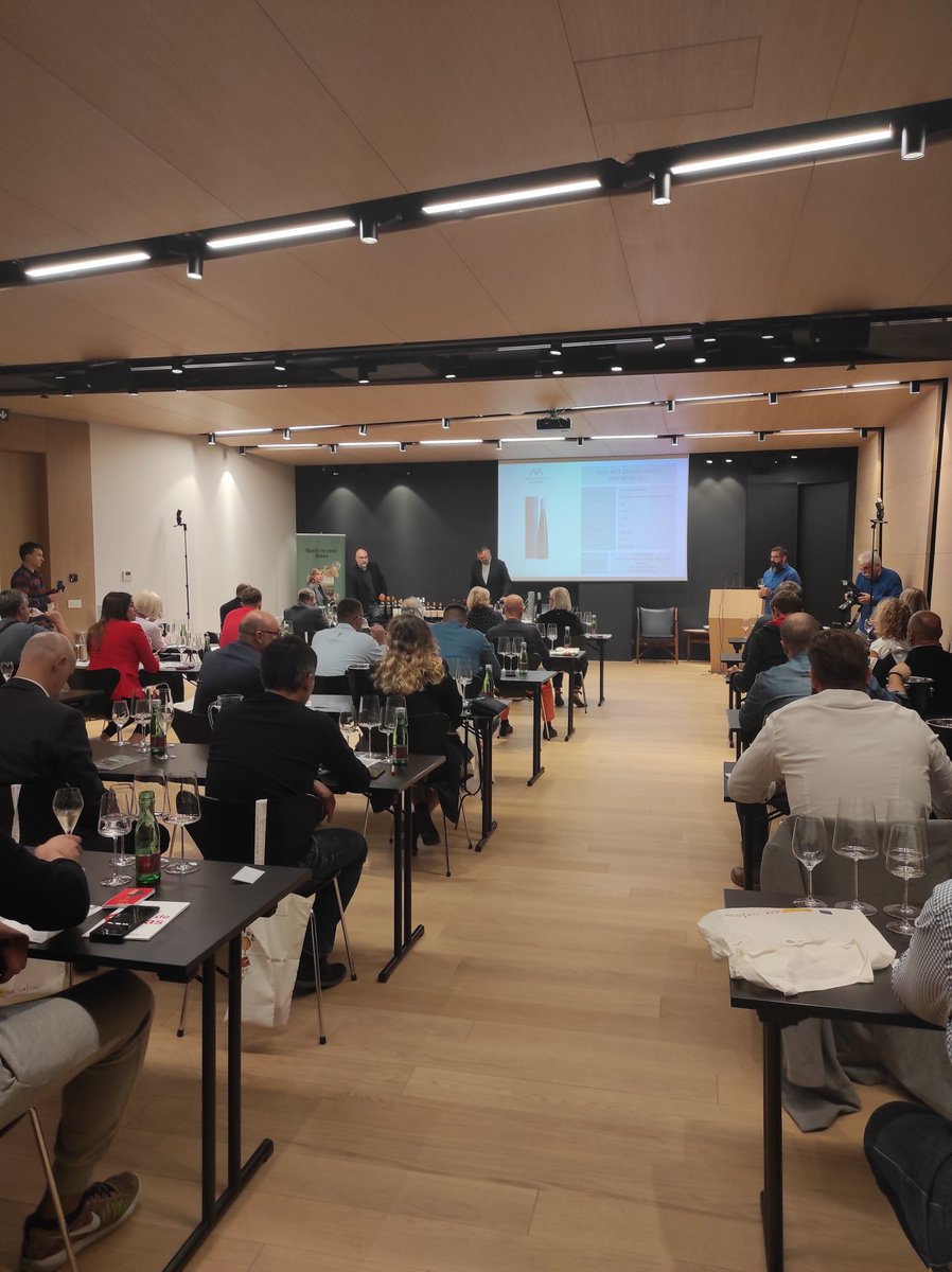 ICEXCroacia's tweet photo. Gracias a las empresas españolas que participaron el día 07 en la cata de #vinosespañoles 
@ALTAALELLA #Neleman #DominiodePunctum #Baldovar923 @LGarsea @PradoReyBodegas @Edetaria @LaRiojaAltaSA #Yzaguirre 

#SpaininyourGlass
#TastetheMediterranean2021 https://t.co/I7RxLT3Fv3