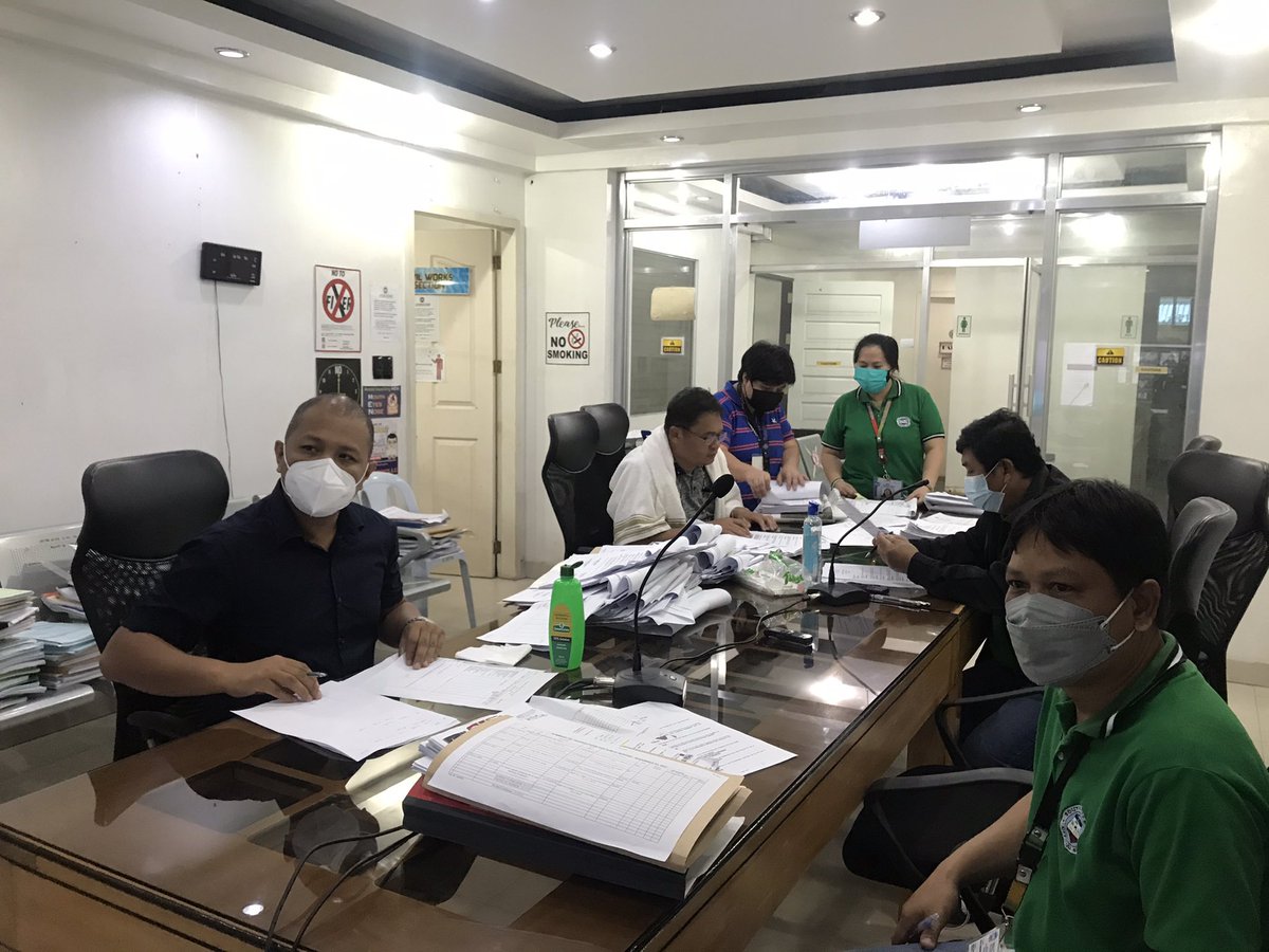 TedVillanueva01's tweet photo. The day after the bday!
#workfocus
#workgrind https://t.co/e3oYryIU5t