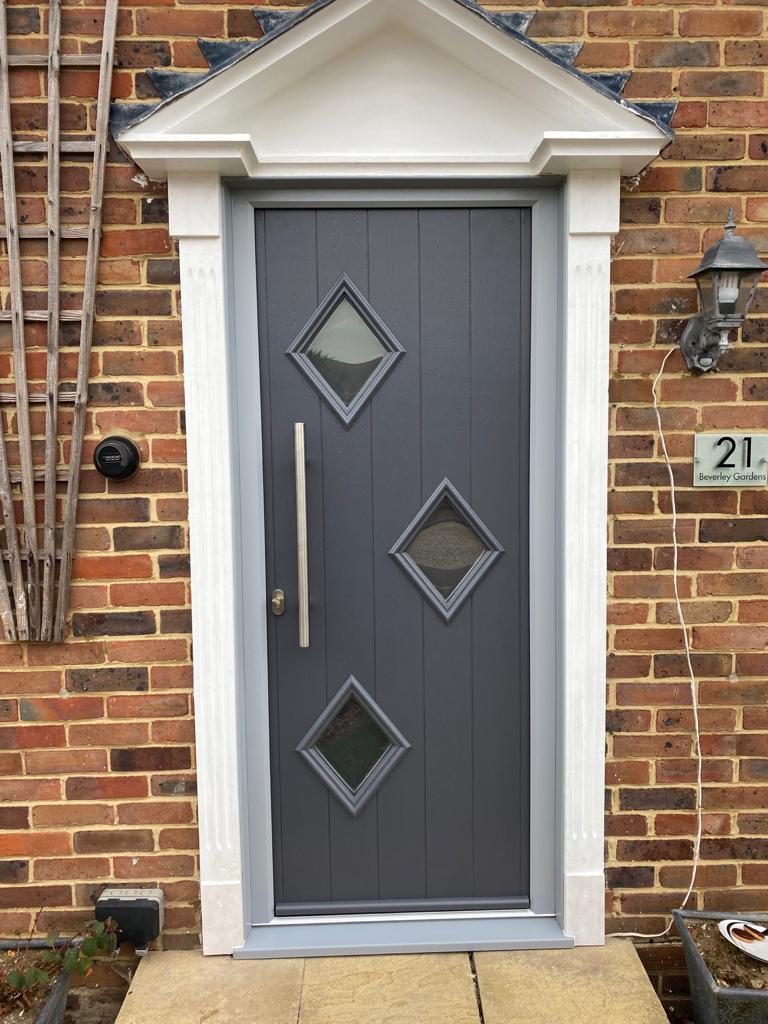 Another beautiful installation by our skilled fitters.
The gradients really give the entrance an inviting feel!
Slate grey door and elephant grey frame? This could catch on!

#Composite #doors #style #homeimprovementprojects #bespoke #newdoor #Endurance #rocal #SDCltd