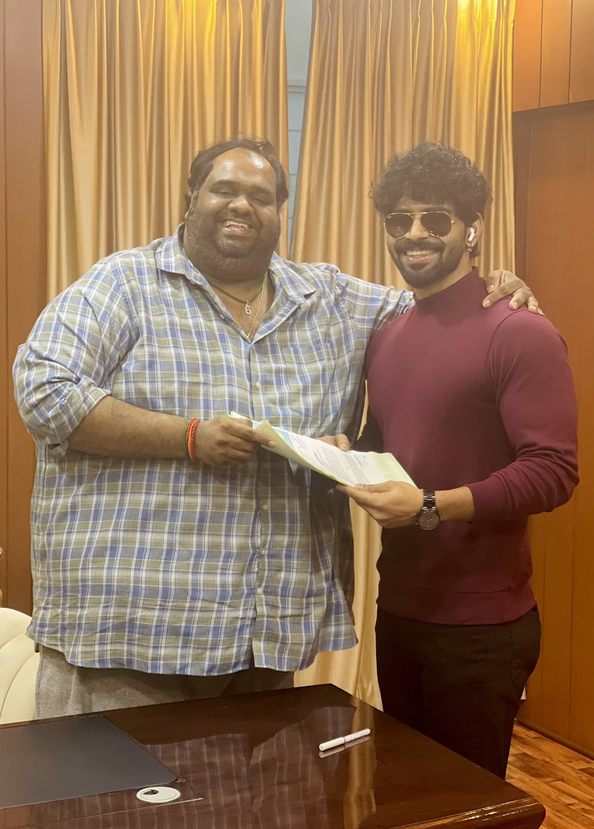 OfficialBalaji's tweet photo. Expect the unexpected 
Signed my First movie as lead
 under @LIBRAProduc 
#BalajiMurugaDoss https://t.co/oMV4NoZaNl