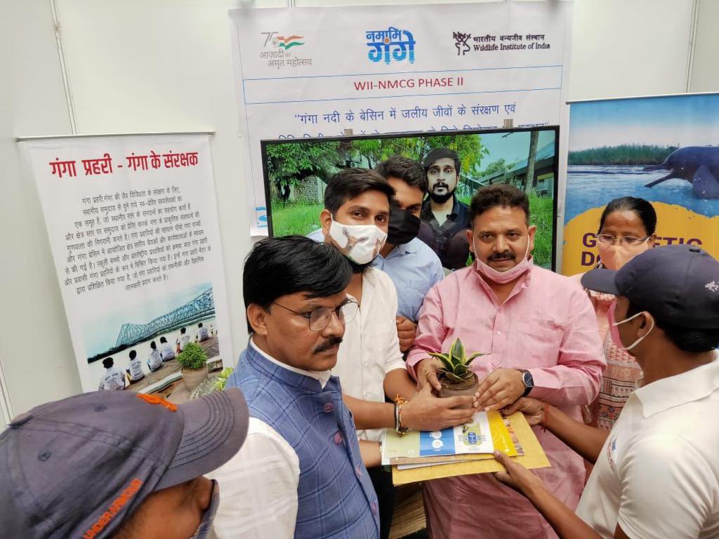 wii_india's tweet photo. #WildlifeInstituteofIndia at the Mega Exhibition #ShiningUttarPradeshVaranasi2021’. More than 500 visitors including Hon’ble Ministers of State, Stamp &amp; Court Fee Registration &amp; Labour visited the WII stall. https://t.co/aDxHudAeeg