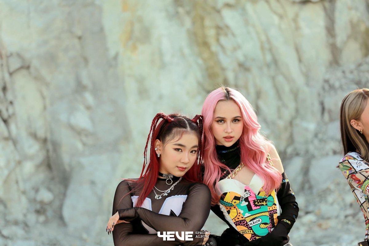 4eveOfficial's tweet photo. #4EVE - Booty Bomb M/V Behind The Scenes Photos

ดูรูปเบื้องหลังเต็มๆ ได้ที่นี่เลยจ้า https://t.co/KJeGzqw1s6

ชม MV Booty Bomb ได้แล้วที่ 
🔗 https://t.co/PgdDU1YceP

#Tpop https://t.co/Fa666jeshT
