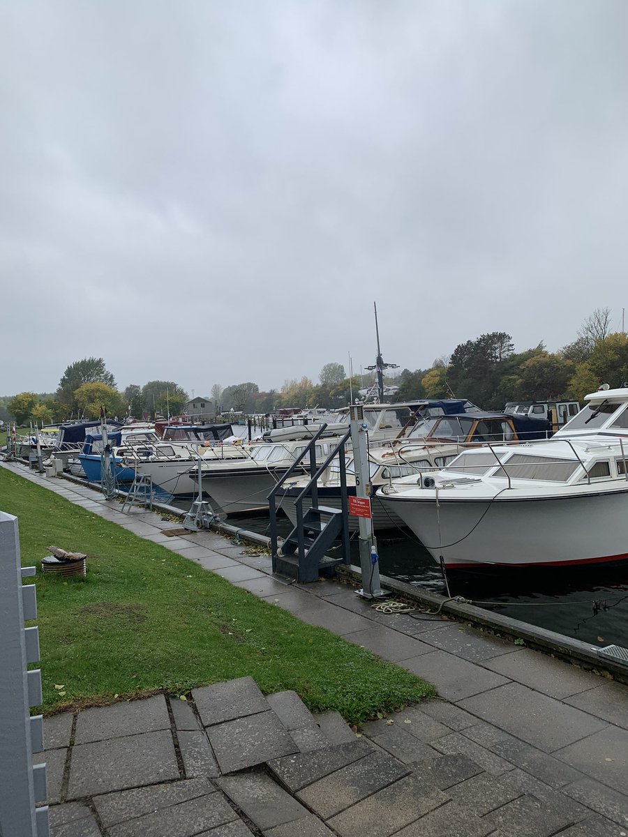 NielsMoestrup's tweet photo. Foråret er eddermame også kommet til
#Næstved
#Kunder
#Rådgivning
#Bondefødtkvajetopdraget https://t.co/4c5fFL3J1r