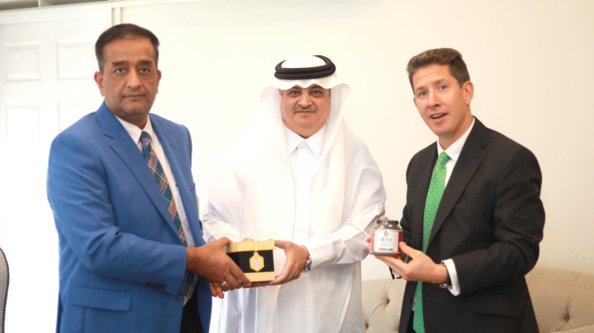 pakagrimarket's tweet photo. Saudi Arabia Ambassador Mr. Nawaf Bin Said Al Malki and British High Commissioner to Pakistan were presented Billion Tree Honey BTH.

Order your honey @pakagrimarket 

Whatsapp: 0337-7252474(PAKAGRI)
Facebook:https://t.co/vNlQRuDt95
Insta: https://t.co/YeH4cZP6tX https://t.co/oFRJXLZSoN