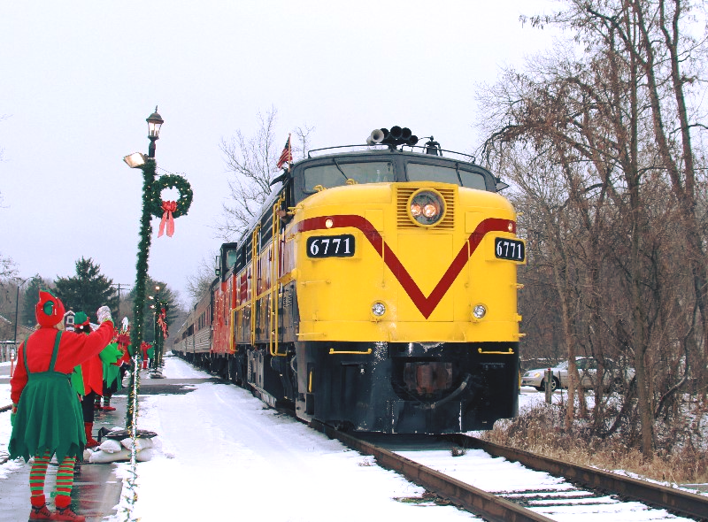 CVSRR's tweet photo. 𝐆𝐈𝐕𝐄𝐀𝐖𝐀𝐘: Our all-new Christmas train, North Pole Adventure™, presented by Meijer and Sweeties Candy is right around the corner. To celebrate, we're giving away a four-pack of tickets. Head over to our Facebook to find out how you can enter. https://t.co/892jiScPYw