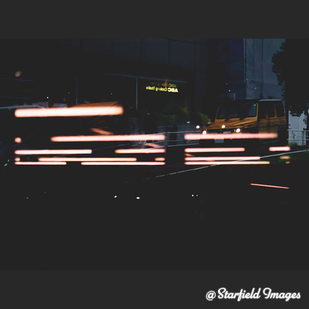 starfield1970's tweet photo. 15:30 p.m., #barlights 
未知との遭遇

昨日久しぶりに散歩に出たのですが、一万歩歩いて本日めでたく筋肉痛。

ワクチン接種の副反応は比較的軽症でしたが、在宅勤務の副作用はしばらく尾を引くようです。

#photooftheday 
#写真好きな人と繋がりたい 
#ファインダー越しの私の世界 
#olympus 
#omd https://t.co/txaA5YHLkw