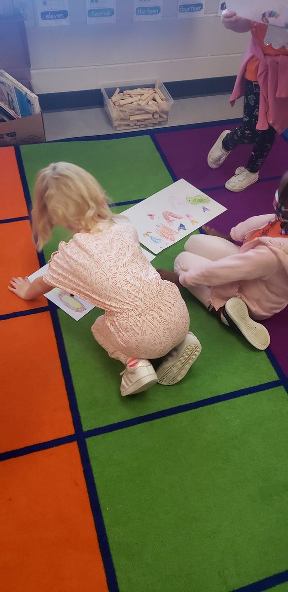 CommonsKse's tweet photo. Ok, when the littles ask for glows and grows from their classmates when they assess against the learning target. I'm crying! Also, using their resources to get ideas for illustrations!! @ColemanCrewKSE are amazing!! @KSpringsLions @CCSDLibMedia @CCALMS @sugaree17 https://t.co/wU9ihi1keK