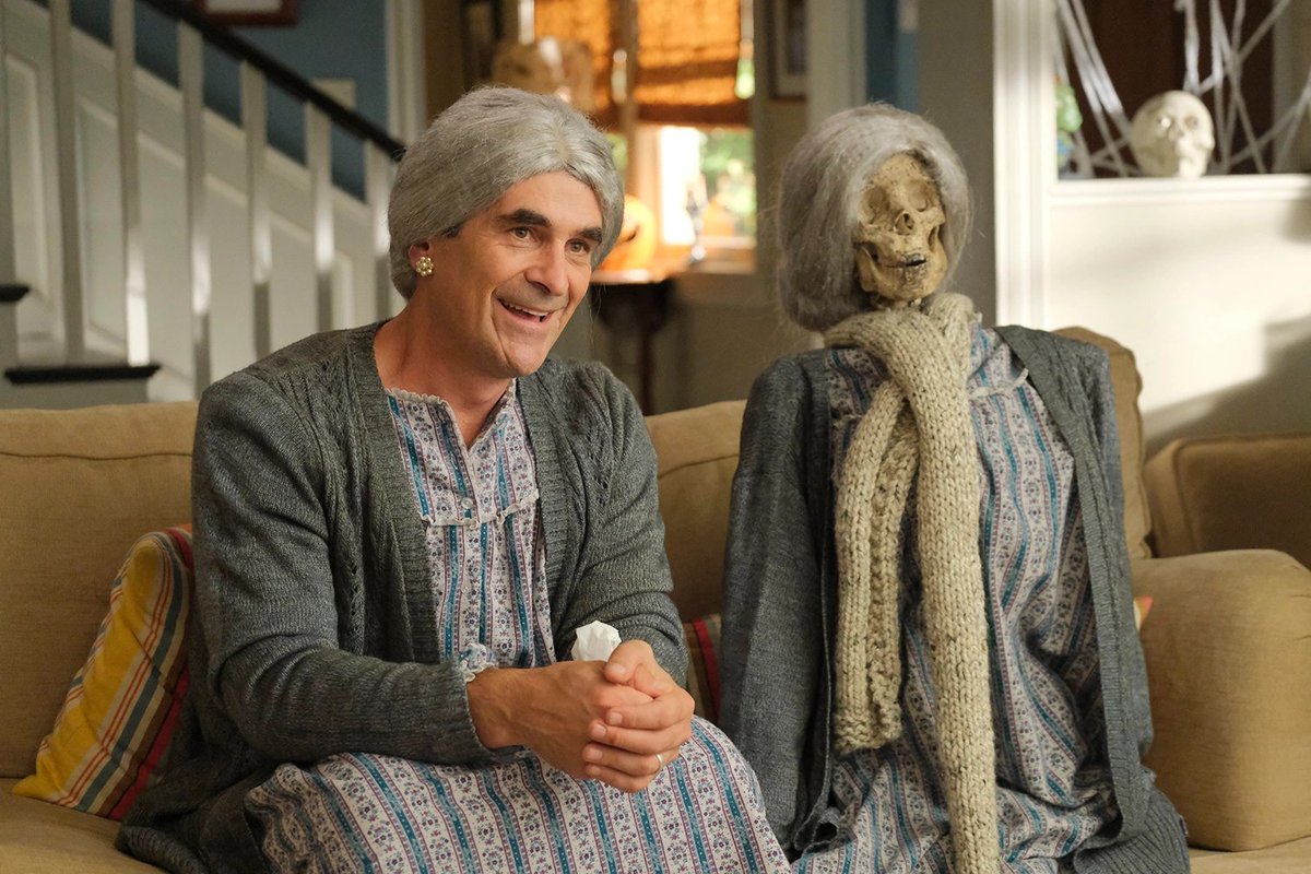 Iammoremylrds's tweet image. nem imagino o quão triste deve ser a vida de alguém que não gosta do phil dunphy