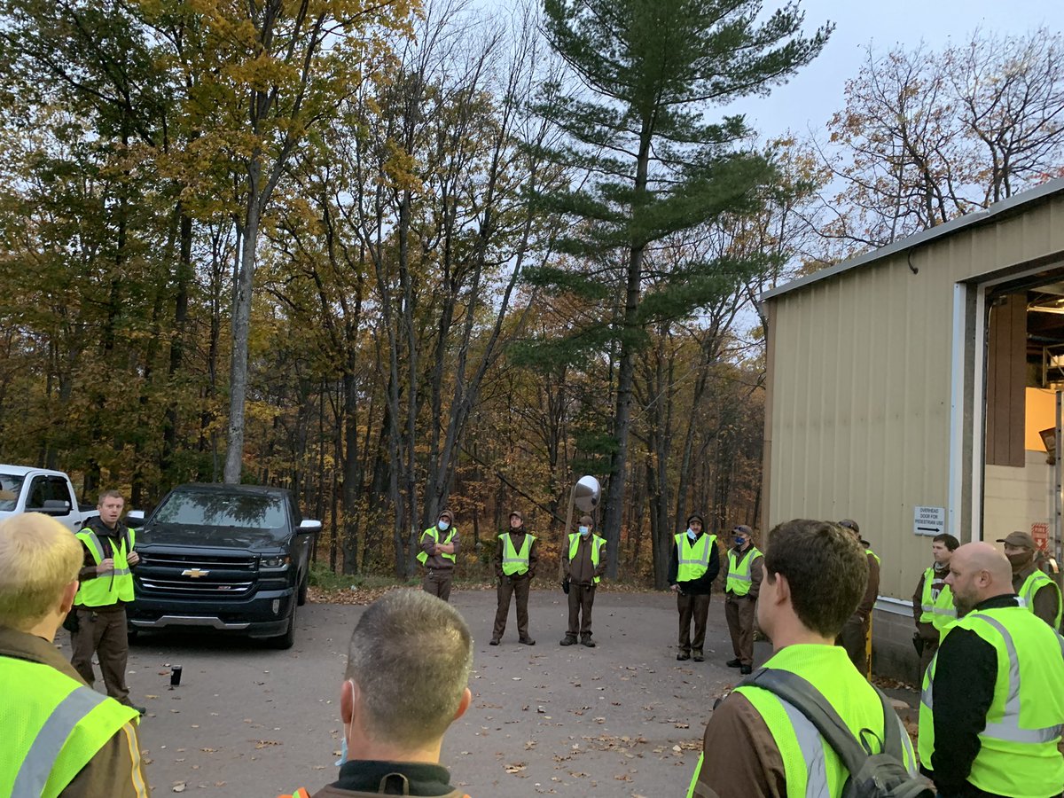johngiffel11's tweet image. Under 5 year meeting in Marquette today. Talked about backing, slippery conditions and not wearing a hood while driving. Thank you to co-chair Brad Young for teaching, coaching and counseling these newer drivers.@RyanMervyn @EnriqueYel99