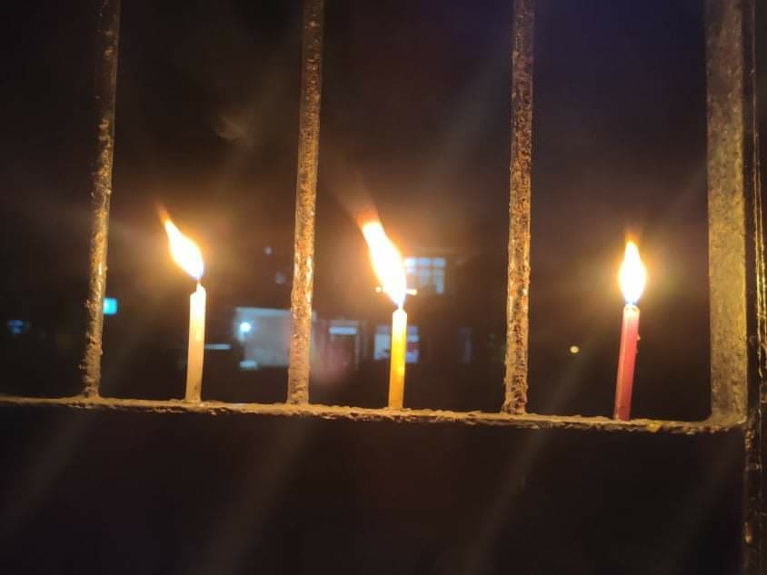 MinBeBe1's tweet photo. Thidingyut Full Moon Day🕯🕯🕯
#CandleStrike 
#WhatsHappeningInMyanmar https://t.co/X17Hxl6eZv