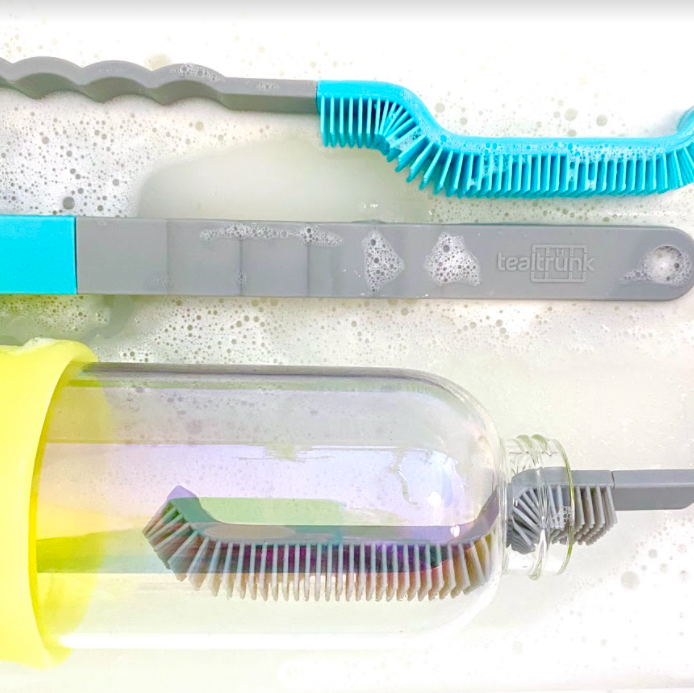 TealTrunk's tweet photo. Get a long-lasting, eco-friendly, ergonomic silicone #BottleBrush! Stop wasting time with old, dirty, and deteriorating brushes. Get yours today from #TealTrunk! https://t.co/0cZpjnmkIC #Reuse https://t.co/cLYKjly02R