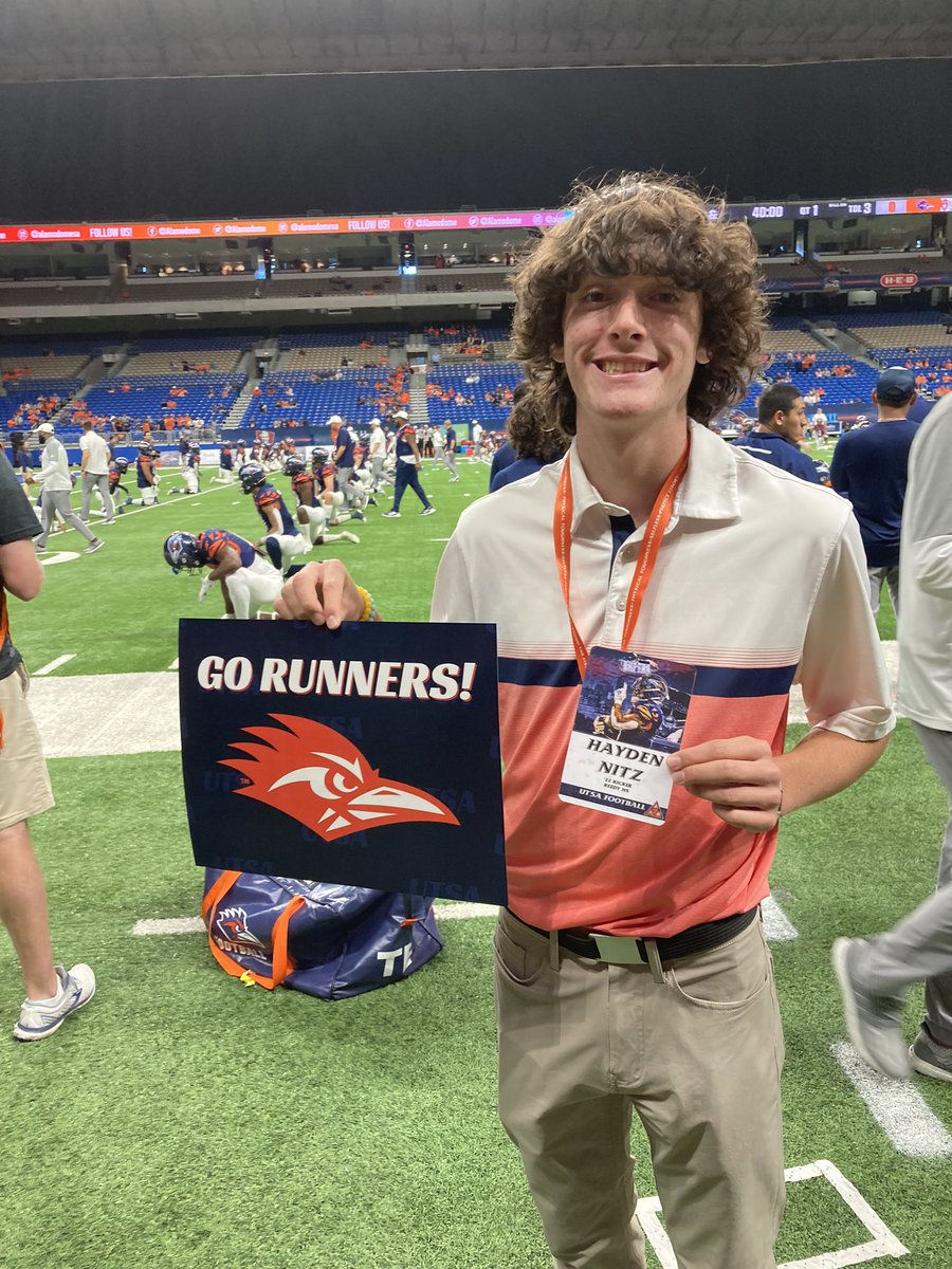 Thank you <a href="/UTSAFTBL/">UTSA Football 🏈</a> <a href="/Coach_CRoberts/">Chris Roberts</a> for inviting me last weekend to the homecoming  game against rice I had a good time and it was a great experience. BIRDS UP!!! 

<a href="/KICKNATION/">KICKNATION</a> <a href="/UTSAFTBL/">UTSA Football 🏈</a> <a href="/Coach_CRoberts/">Chris Roberts</a> @TX_CoachPerry <a href="/hd_duplessis/">Hunter Duplessis</a> <a href="/KICKNATION/">KICKNATION</a>