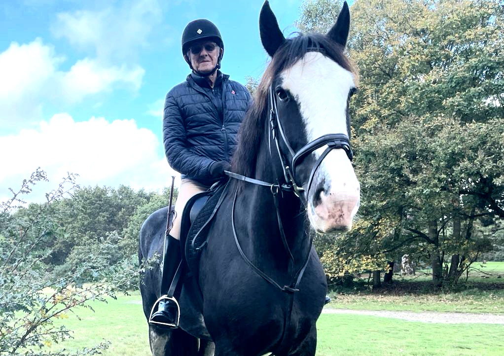 I managed to get a good hack in today out of #WimbledonVillageStables before the heavens opened and chucked it down. I rode Oliver for the first time and must say at 16.2 hands he was a terrifically comfortable ride and responded to every leg command