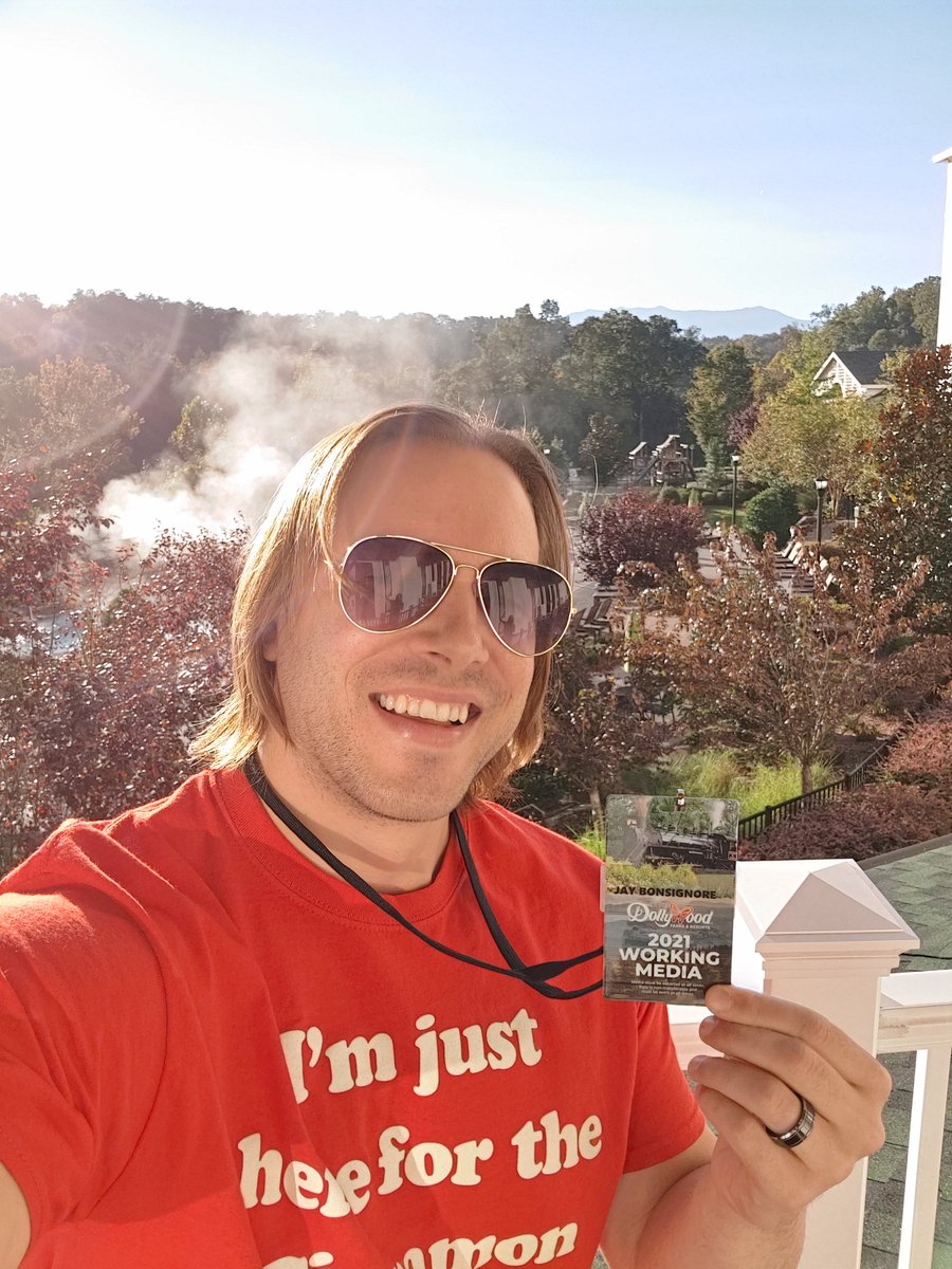 jayatetoomuch's tweet photo. Dollywood's having us try all their Fall Festival foods at the park today. I'll also be seeing the highly regarded, Great Pumpkin Luminughts tonight. Follow along @the_themepark_foodies stories and on my Twitter @jayatetoomuch. #dollywood #dollywoodeats #wildwoodgrove https://t.co/52Oi09Uqtf