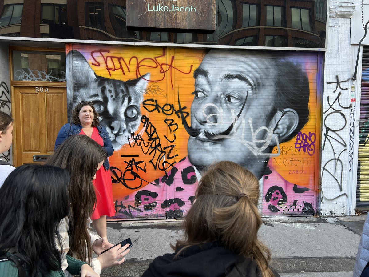 EA_expressive's tweet image. London Experience Day 2: Beautiful and inspiring morning with a guided tour of street art in London’s East End Spittlefields district.