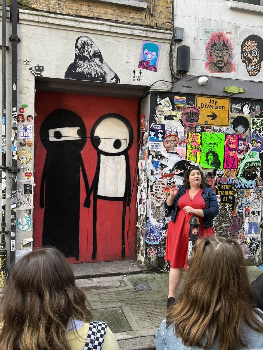 EA_expressive's tweet image. London Experience Day 2: Beautiful and inspiring morning with a guided tour of street art in London’s East End Spittlefields district.