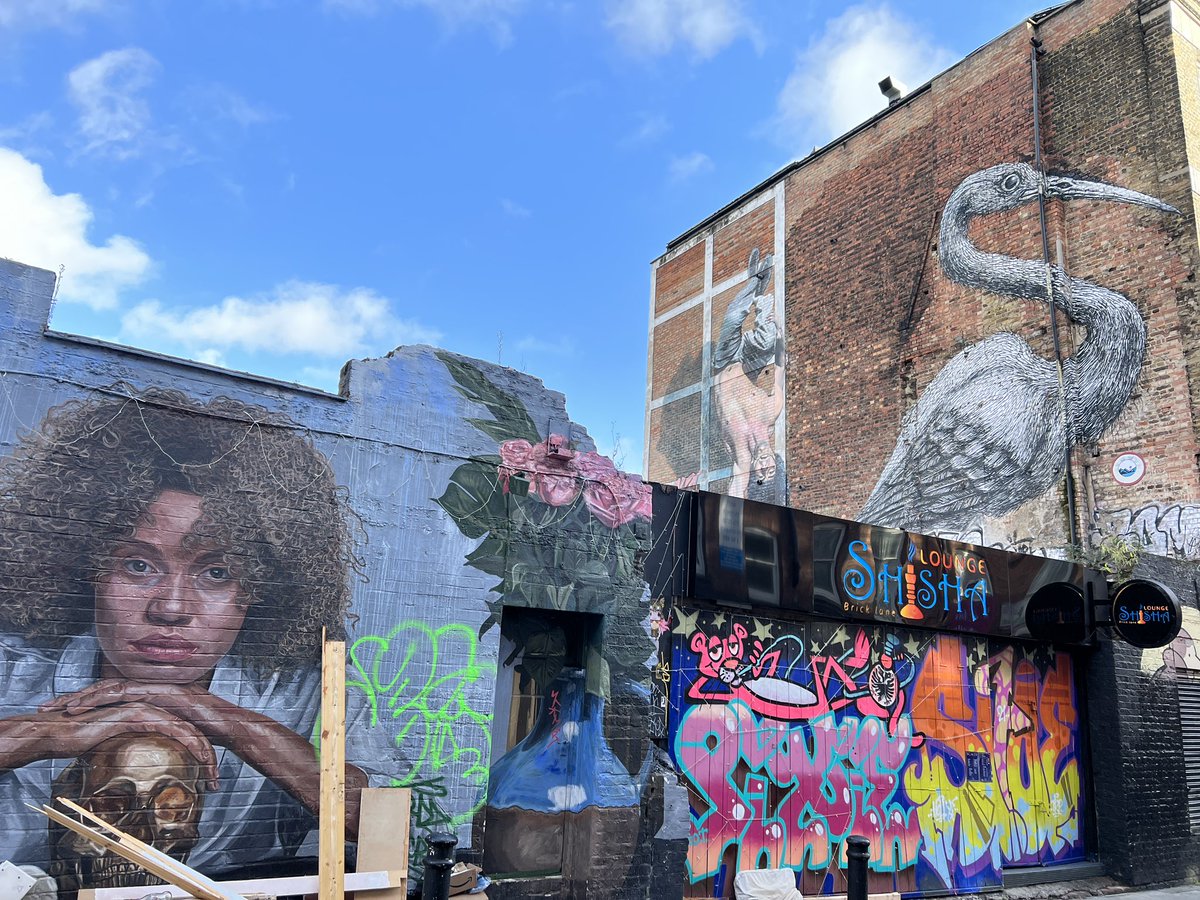EA_expressive's tweet image. London Experience Day 2: Beautiful and inspiring morning with a guided tour of street art in London’s East End Spittlefields district.