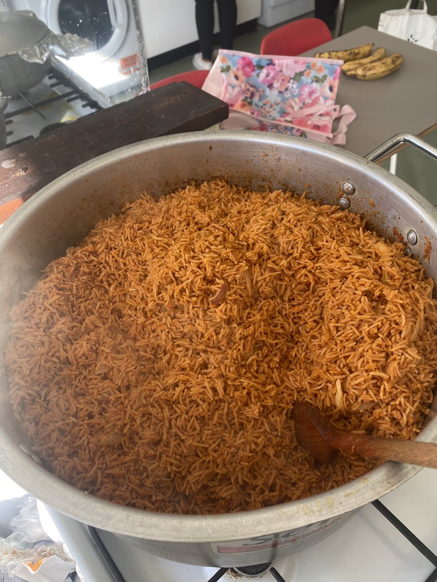 wunmssss's tweet image. Made this quickly in the food tech room. My colleagues are gonna enjoyyyyy