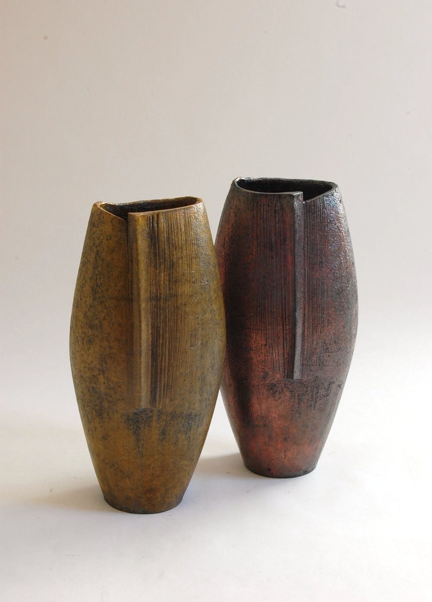 StephenMurfitt1's tweet photo. #vessels with #seams to shown in 'Penwith Rhythms' @ https://t.co/GWkxi7MH4L St. Ives, #Cornwall opening this Friday #Raku #handbuilt #Ceramics #contemporaryart https://t.co/tjhBlr5NCx