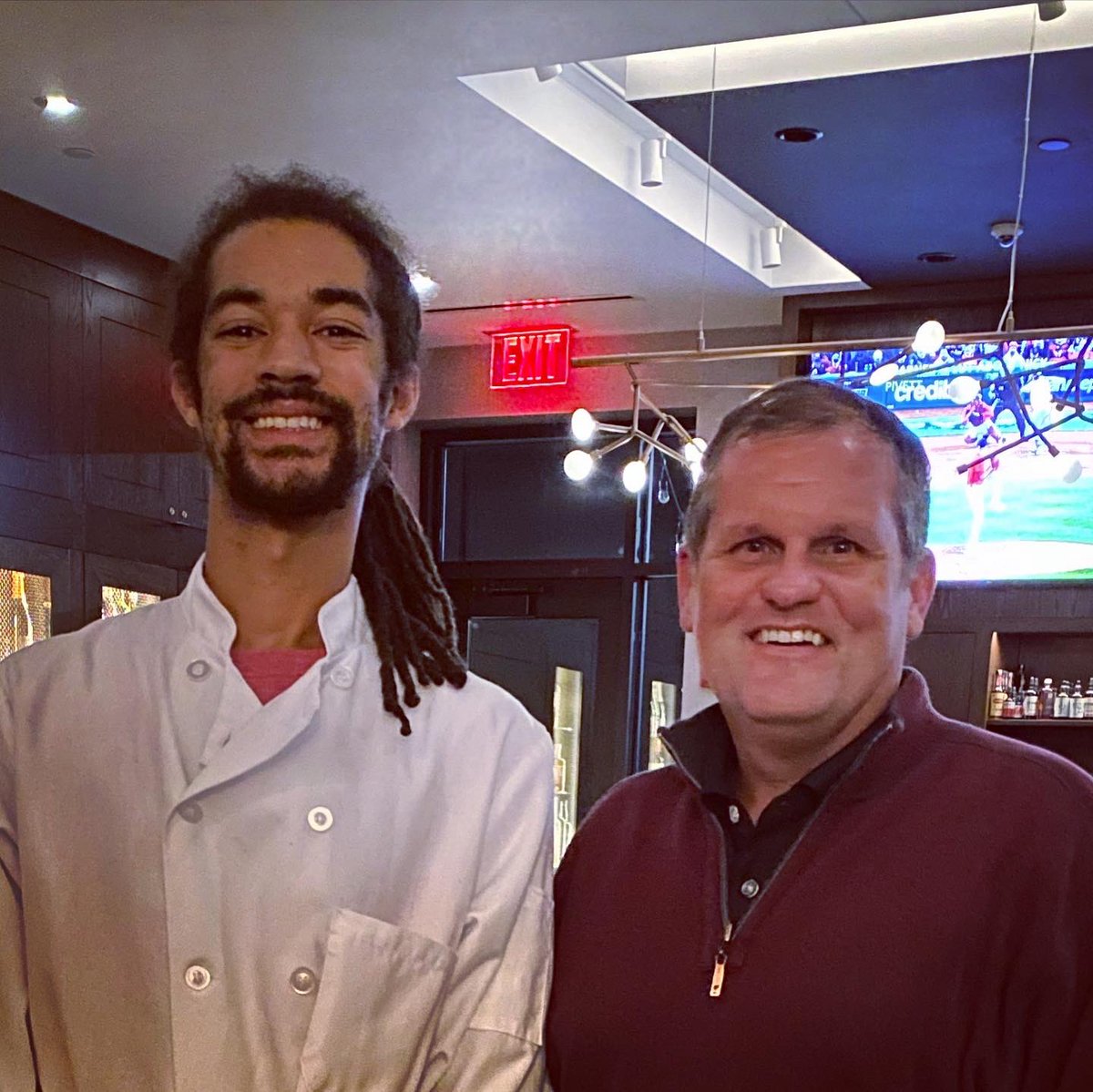 craigamorris's tweet photo. Wonderful meal with Chef Jonathan โJTโ Thompson of Oaken Bistro + Bar last night in #Chicago! Had the Wild Alaska Pollock Bouillabaisse prepared with caramelized fennel, scallops, PEI mussels, and truffled nage. Delicious! ๐ ๐คค #DineOutToHelpOut #wildalaskapollock @wildAKpollock https://t.co/GTw7HbYjaG