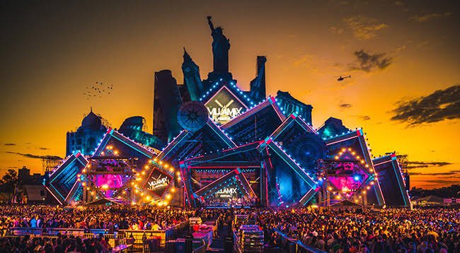 FeelingEventos's tweet photo. Fomos certificados pelo Guinness World Records como maior palco do mundo no Villa Mix 2017 em Goiânia, com mais de 2900m² de estrutura. https://t.co/AuPYWSbDQu