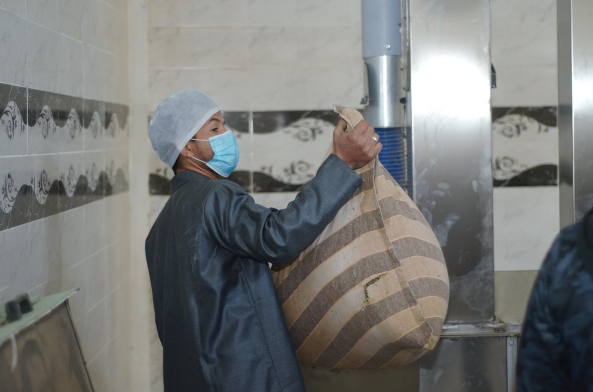 SpiceHomeManuf1's tweet photo. Space Home is always keen to apply the principles of safety and international quality, so we appreciate the hardworking workers in that direction.
We are now honoring the foreman :Hakeim Helal 
for his fruitful effort.
___________________________
https://t.co/RWR2RLiXma https://t.co/EbhopgApEq