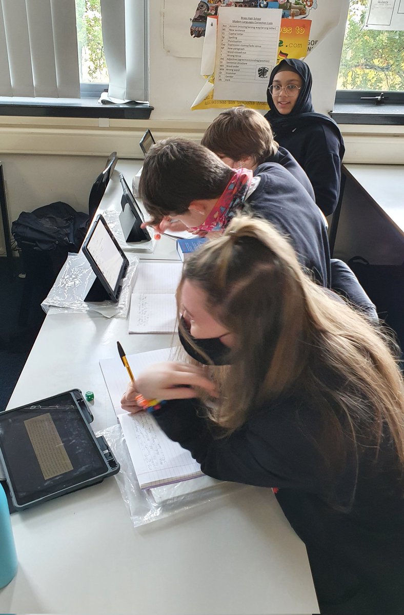 MrsMMLBraes's tweet photo. Senior French were on the ball, today. From a very competitive #OnePencilOnedice Activity, to @Language_Gym @gianfrancocont9 False Echo task. They deserved the #StopTheBus end game. Terrific language skills! 🇨🇵
#FeelingProud https://t.co/66llqfeqRi