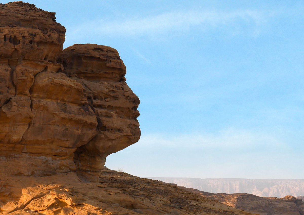 ExperienceAlUla's tweet photo. #FaceRock is a sandstone outcrop that has weathered naturally and taken the form of faces looking out over the beautiful golden sands of #AlUla!

Share with us your perfect shots!

#ExperienceAlUla #AlUlaExplorers https://t.co/KxxarpWN7p