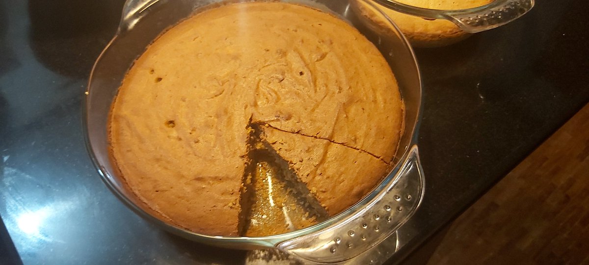 Gayanip3's tweet photo. Just out of oven freshly baked Dates cake...
#momlife #madewithlove #baking #cake #homemade #delicious #Datescake https://t.co/ddj5TadaSj