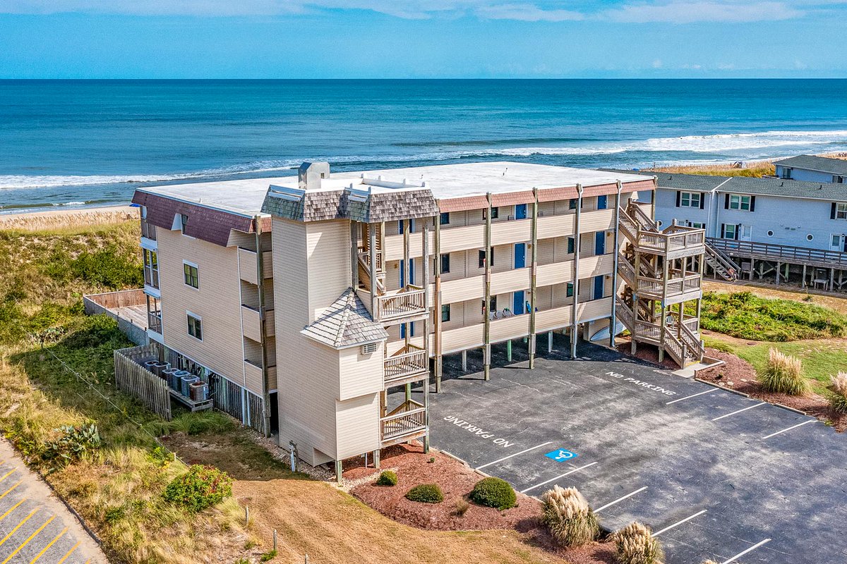 JoeLambRealty's tweet photo. We know the Outer Banks! Let us help you find that perfect beach home for your family! 🏠🌊
#outerbanks #obx #obxhomes https://t.co/aHYCbS1XRN