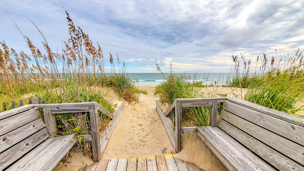 JoeLambJr's tweet photo. Don't worry, Summer will be back before you know it! You can still visit the Outer Banks all year long.🌾
#outerbanks #obx #obxvacation #outerbanksvacation https://t.co/AXbJ51DDp5