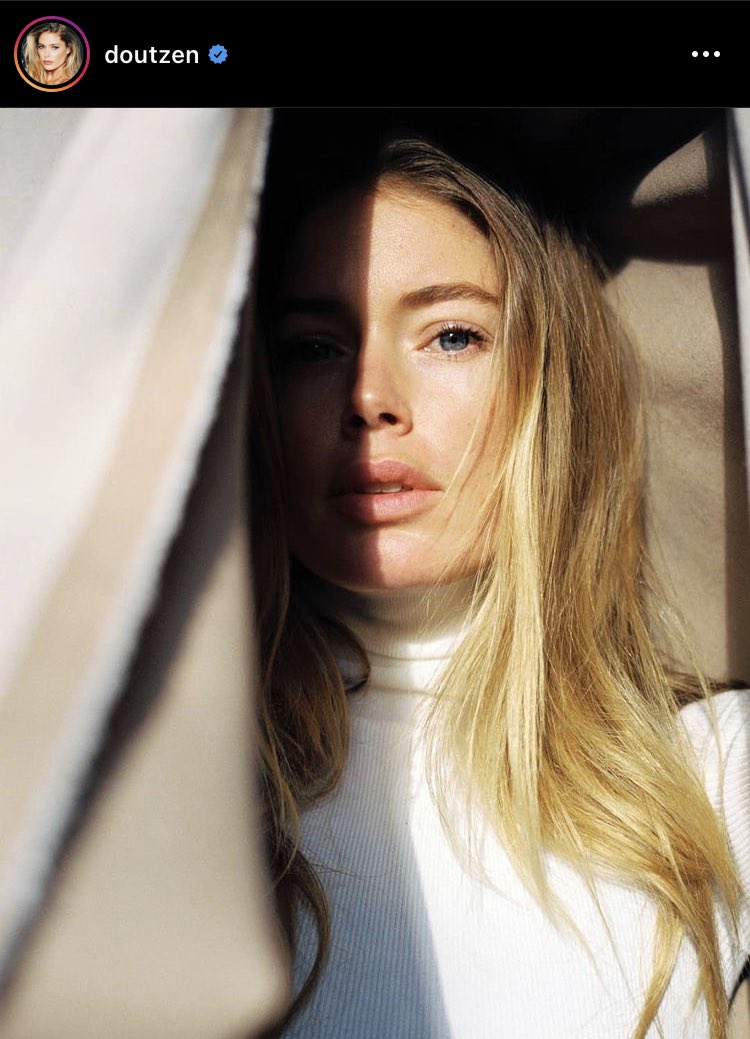 SariWester's tweet photo. @G6Sven @BezieltV @yohmini @revive @IngeGem @semprescettica @VolkersBram #Doutzen #SunneryJames
#HandSign #666
#OneEye
#HandToChin
#Freemasons https://t.co/AR72OtkcSJ