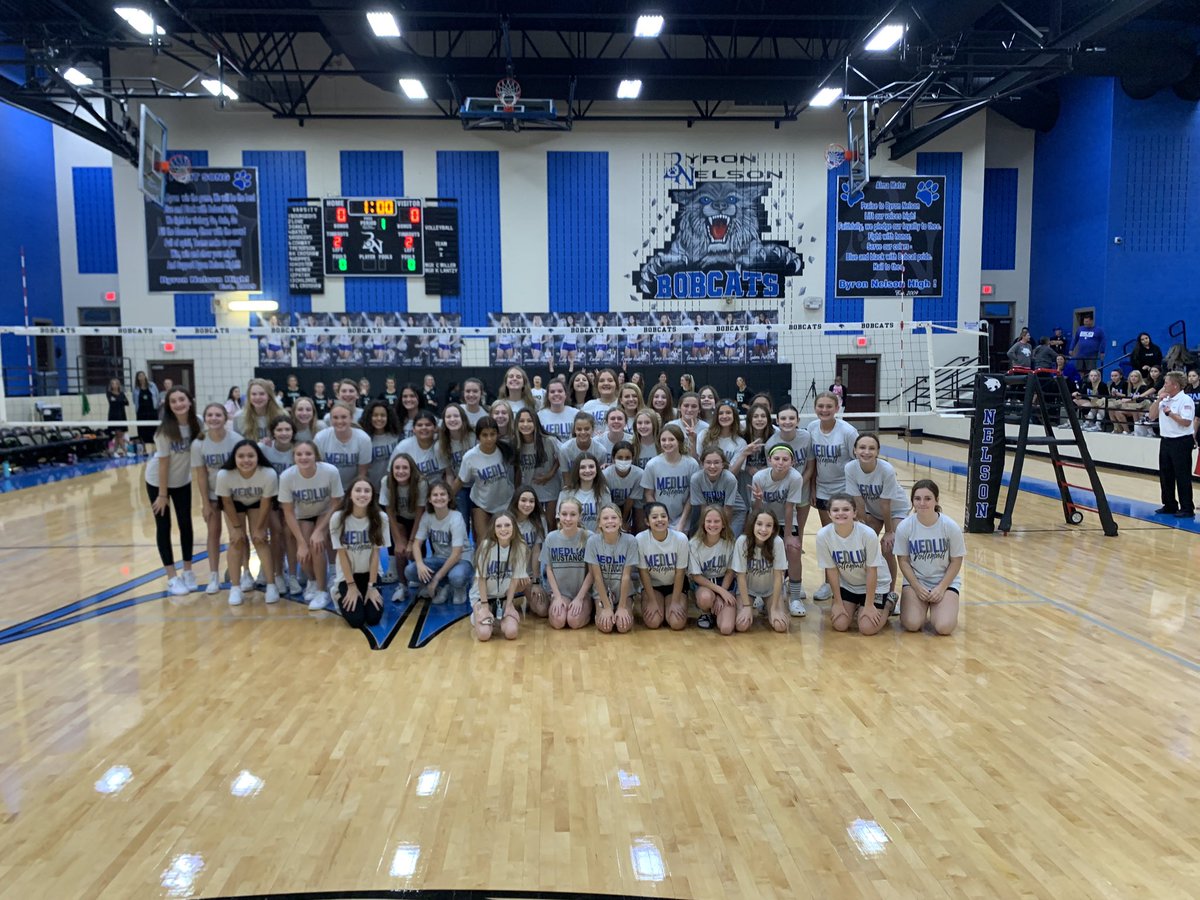 MedlinMiddle's tweet photo. Middle School Night at BNHS Volleyball Game! Look at these champions! 💪🏐 @MMSLadyMustangs https://t.co/ON8cKLlgGw