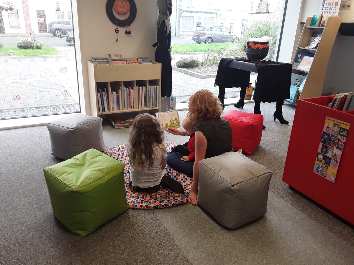 clarelibrary's tweet image. Kilkee Library received some fabulous cubes and mats yesterday thanks to Healthy Ireland. They are sure to enhance both indoor and outdoor events here at the library!

#colourfulseating #kilkeelibrary #healthyireland #healthyirelandatyourlibrary #LibrariesIreland