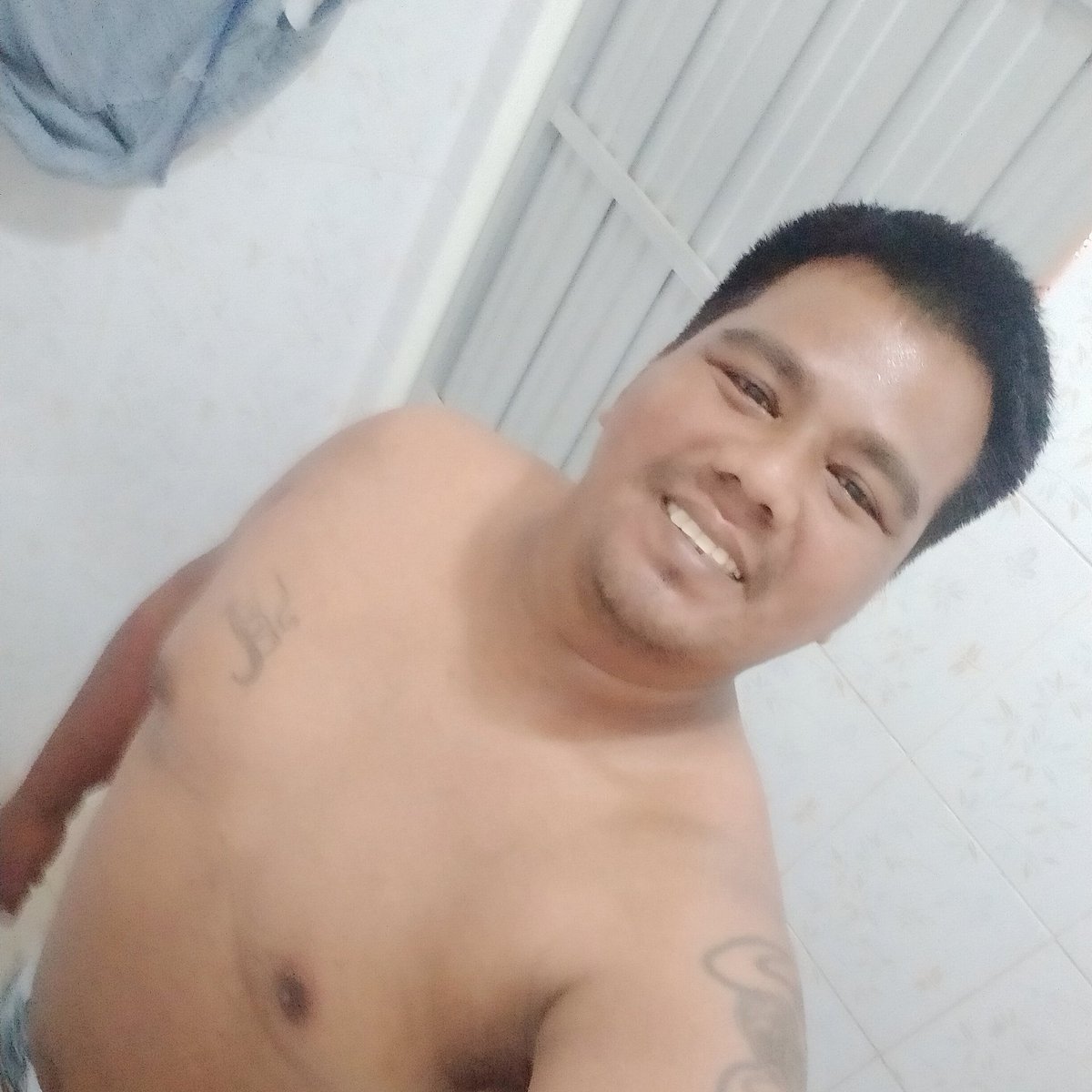 ไม่อะไรก็แค่เหงาอยู่คนเดียว..โสดยาวไป .เป็นเกย์รุก