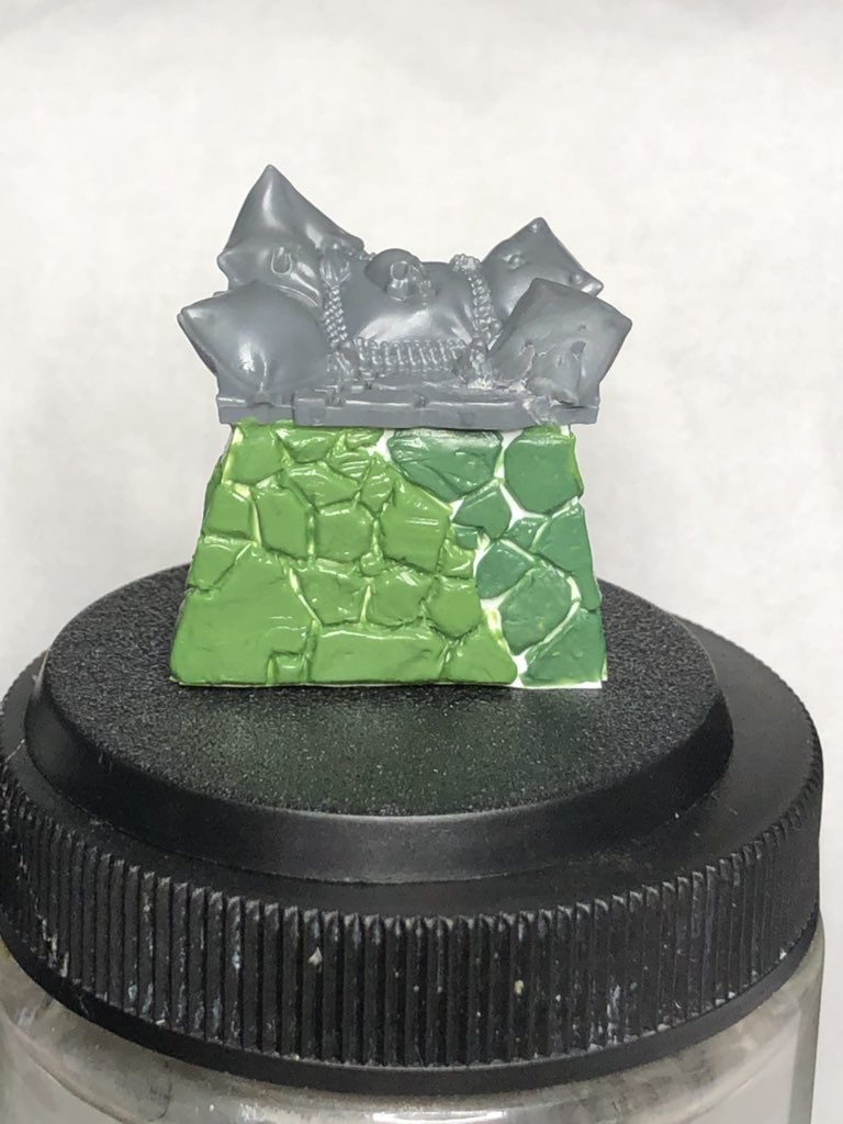 FancyKelvin's tweet photo. Started on my Scarlet Monarch using the model of Neferata for her. 9 days to go
#aos #warhammercommunity #cursedcity #warhammerquest #vampire #gamesworkshop #ageofsigmar #wip #warhammerwip #hobbypainter #paintingwarhammer #miniaturepainting #soulblightgravelords #Neferata https://t.co/XJGYsS91Yd