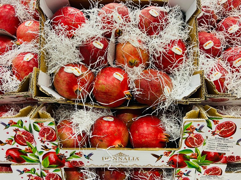 Tout le monde connaît les vertus de la grenade ! Prenez du plaisir avec vos préparations culinaires ! #JeCuisineMaison avec les <a href="/FruitsLegumesFR/">Les Fruits et Légumes Frais</a> avec <a href="/Monprimeur/">Monprimeur</a> 👍😋