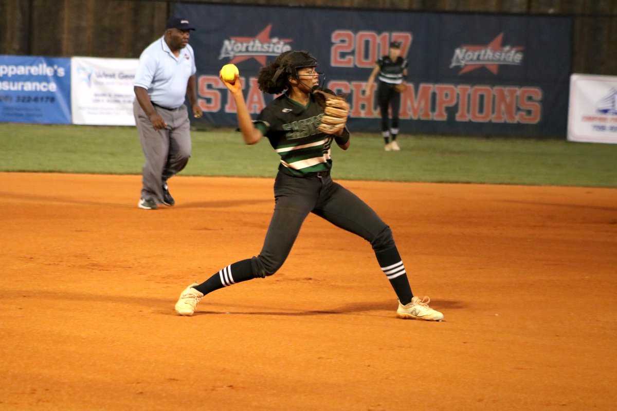 PBHubb23's tweet photo. Eastside walks it off in the bottom of the seventh inning to win game 2, 11-10. That forces game 3 today at 5 p.m. 

Here are a few action shots I captured. They include Heather Henderson's RBI single to win it and Emma Hopper's grand slam. @CovNewsSports https://t.co/io7JFY3X94