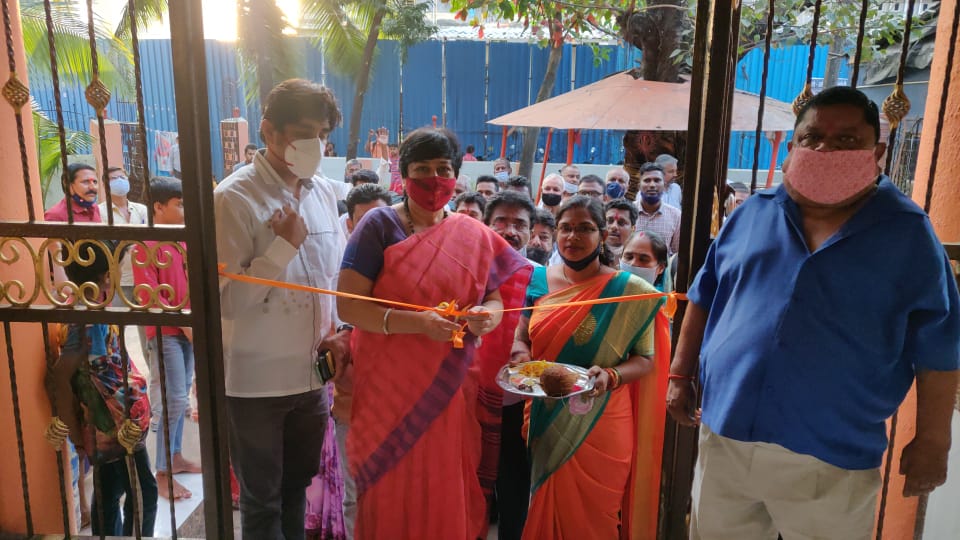 LavekarBharati's tweet photo. Inaugurated Renovation & Beautification Work Done of #Ambe_maata_mandir & Took Blessings of #Devi_maa, in Versova_Vidhansabha. Also Present were Corporator Yogiraj Dabhadkar. https://t.co/nbZC7tx5EH