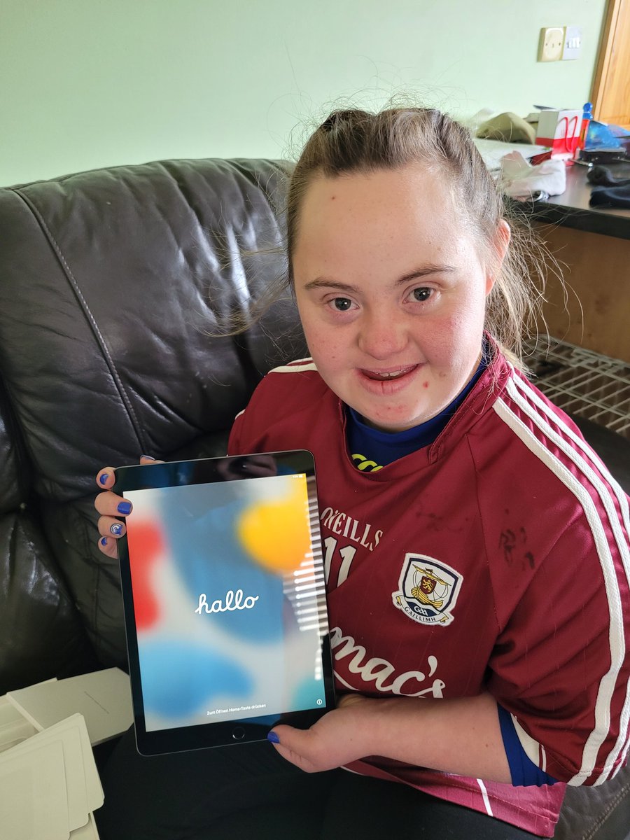 Last week I posted how Jennifer had dropped her Ipad and damaged the screen 😢 a very generous offer of a new one was made from <a href="/HamburgSmurf/">Allan Murphy</a> and it arrived today all the way from Germany 🥰 thank you Allan it will be cherished 😊 ( a screen protector will be purchased 😉 )