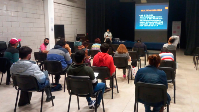 ASSAlSantafe's tweet photo. 👩‍🏫ASSAl Cayastá realizó un nuevo curso de Capacitación de Manipulación Segura y Saludable de los Alimentos, destinado a elaboradores, fraccionadores, almacenistas, transportistas, comercializadores y público en general. 
➕info 👉 https://t.co/XFx86PUqIS https://t.co/dr8EIuPlwx