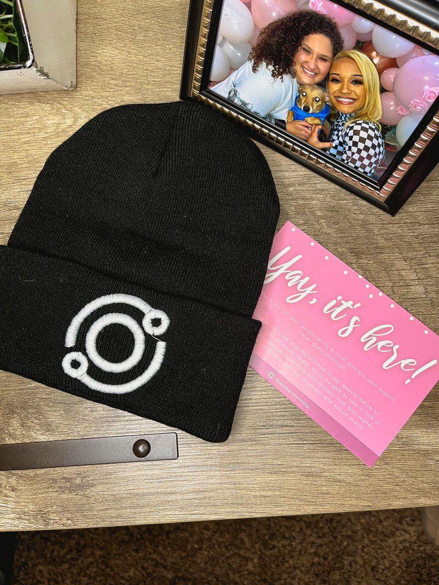 BossBabeNetwork's tweet photo. The fall/winter apparel is NOW HERE FOR PRE-ORDERS! But don’t worry! They’ll ship out in 2 weeks 🥰💖

Crew necks
T-shirts
Baseball
Beanie 
Aaaaaand the crew socks are back!

Please note that this is a pre-order. Orders will be shipped out November 6.

https://t.co/wwNFl9U74A https://t.co/2ch368We48