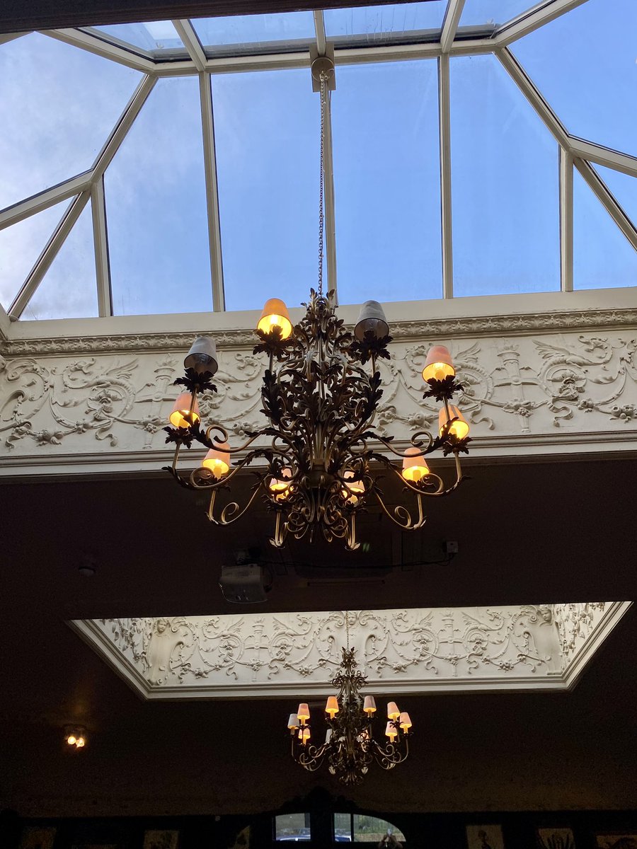 BAPF61's tweet photo. The Princess #theprincessvictoria #uxbridgeroad #becklowroad #w12 
“I got this stuff on the tip of my tongue, Chandeliers light up the pictures you hung
Whoooo, you got good taste, Whoo, baby, good taste, Ah, you got good taste, Oh, baby… #thecramps 
https://t.co/7zkkTiDcWG https://t.co/aonpfXpYa2
