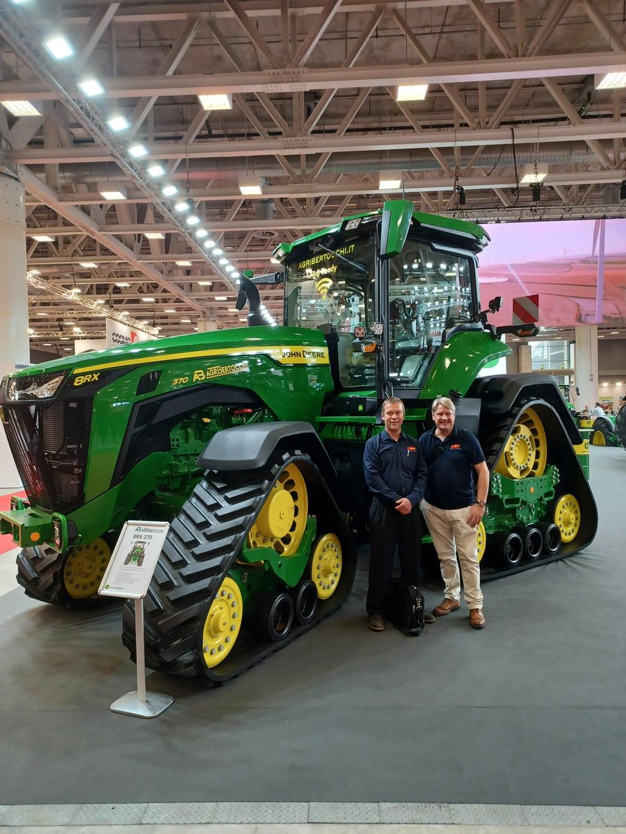 APAIRLtd's tweet photo. Day 2️⃣ of @EimaInt and Max & James take 5 to see our friends at #SEA in between checking out the latest #machinery.
☎️ our sales team on 01453 891320 for more info about SEA's high-performance #workvehicle #airconditioning systems.
#eima2021 #UKdistributor #condenserunit #hvac https://t.co/IXCw3pEBUJ