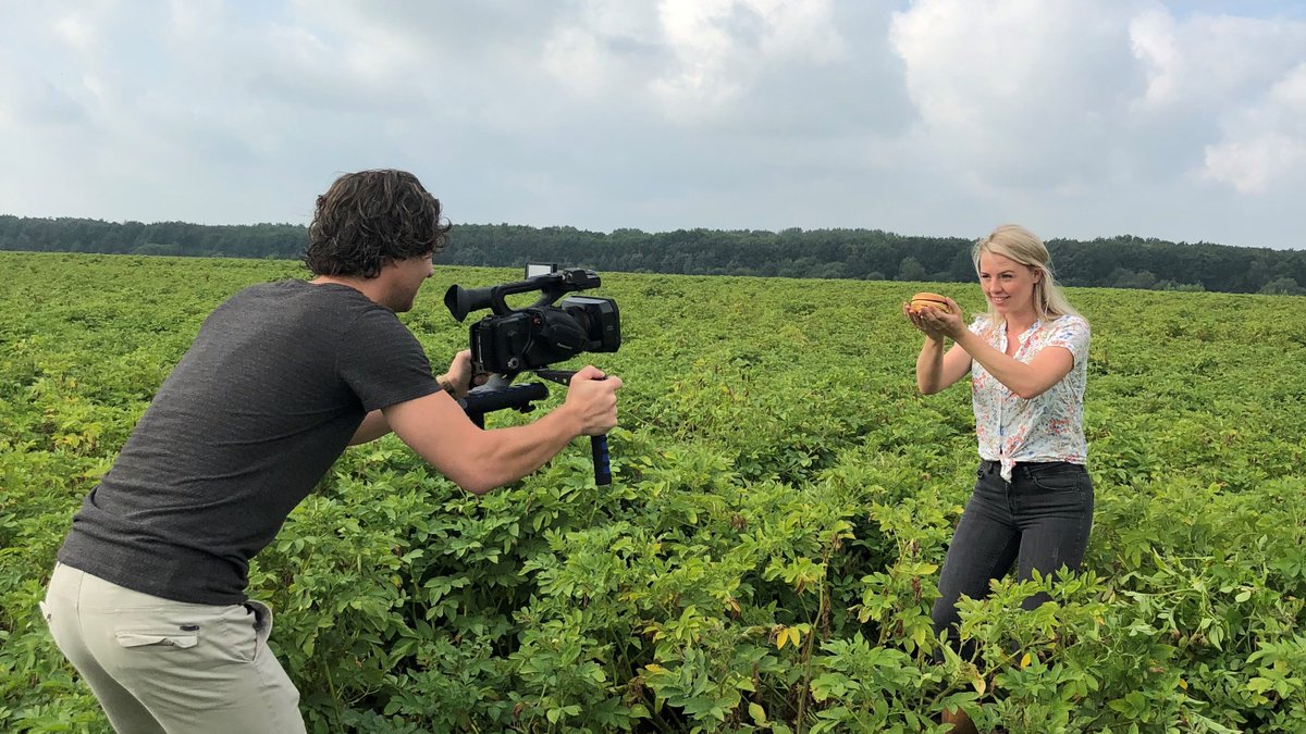 DAJKDrenthe's tweet photo. 📱📣 | R E M I N D E R! Heb jij je al opgegeven voor de training over social media? Aanmelden kan via ➡️ info@dajk.nl  #TrotseJongeBoeren #wehebbeneengoedverhaal @WijaKoers https://t.co/ThJRO6uZxR