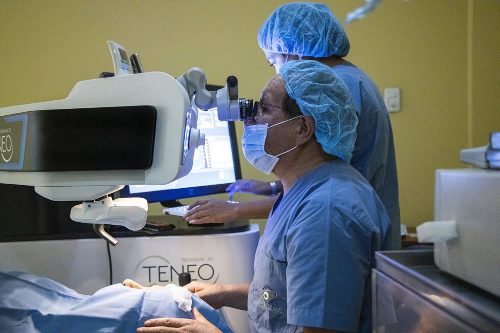 CesarAFernandz's tweet photo. Gracias a Dios , hoy celebramos un año más de vida, con salud y amor de nuestros seres queridos. Agradezco la bendición recibida hoy al concluir de manera exitosa las cirugias oculares practicadas magistralmente por el Dr. Carlino González, gracias a el y a su equipo. 😀 https://t.co/3fbkHl8h0S