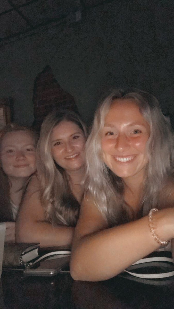 anna_mcnabb5's tweet photo. I’m proud to call Montana my home. But I will say I’m SO EXCITED TO SEE MY LADIES IN LESS THAN A WEEEEK SEE YOU CRAZIES SOON🥰 https://t.co/ZPVvzNbl2G