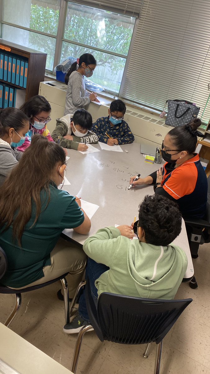 Leigha_Curry7's tweet photo. “What can I help my students learn?” and “What can I learn from my students?” This is why we #SmallGroup! @BonnerElemHISD @ESO3_HISD https://t.co/tkYoiodZ4J