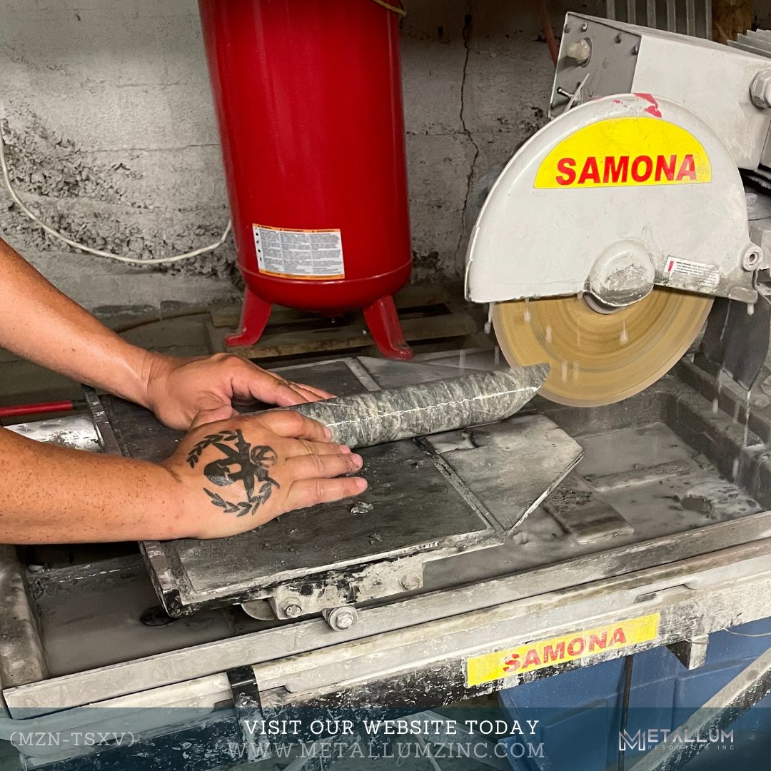 metallumzinc's tweet photo. Core cutting for further analyses!✅

$mzn #juniormining #juniorminingstocks #miningfeeds #esginvesting #tsx  #zincprice https://t.co/eCZkqmbq16